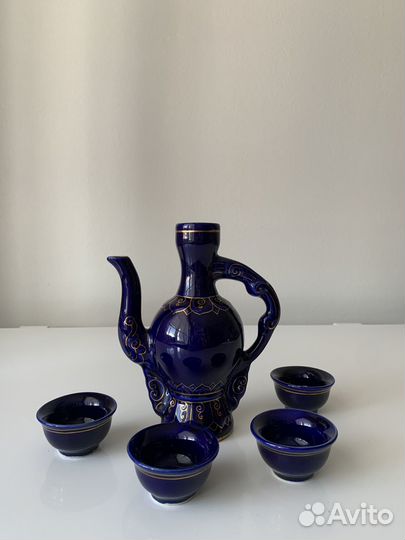 Фарфоровый миниатюрный кувшин кумган с пиалами