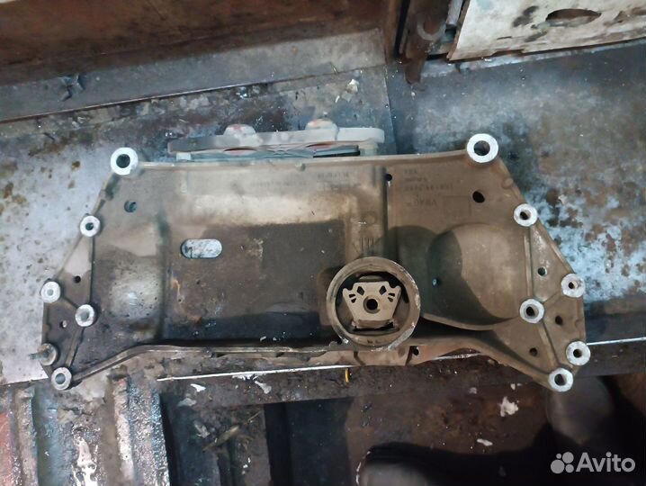 Балка подмоторная Skoda Octavia A5