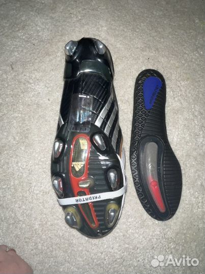 Футбольные бутсы adidas predator