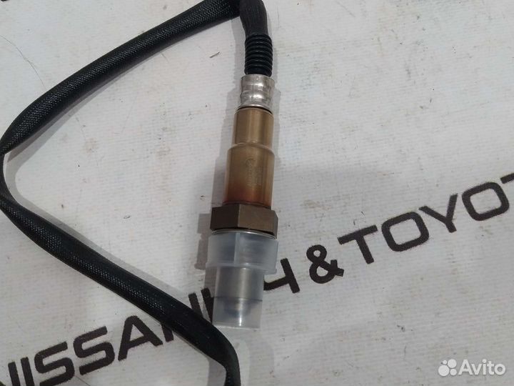 Датчик кислорода верхний на Nissan Almera B10