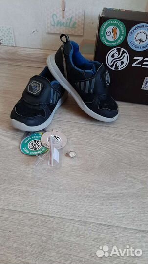 Кроссовки zebra 26