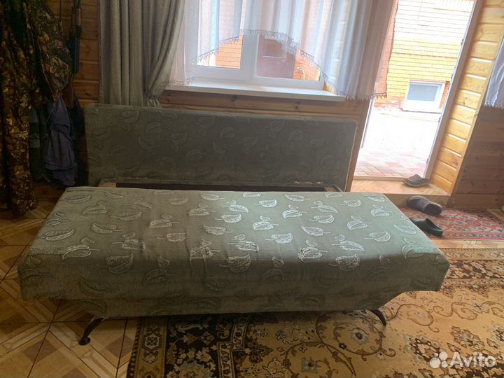 Обшивка обтягивание диванов