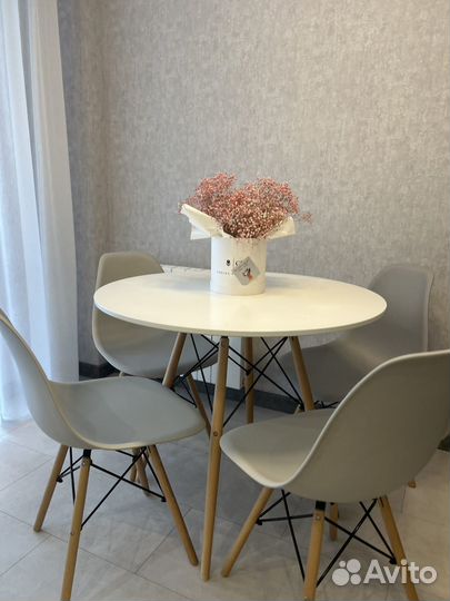 Кухонный стол eames