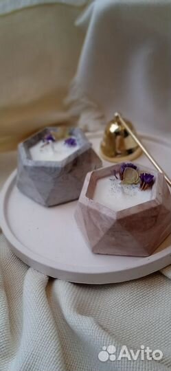 Ароматическая свеча с сухоцветами в подсвечнике