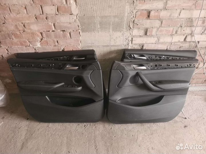 Дверные карты обшивки кожа на BMW X3 F25