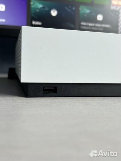 Xbox One S all Digital Без геймпада