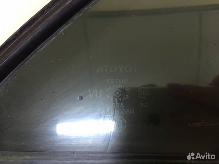 Стекло двери задней правой форточка Toyota Camry V