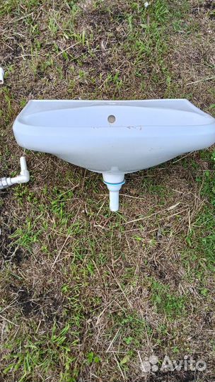 Раковина в ванную керамическая