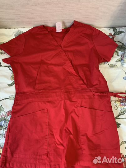 Медицинский костюм, женский. Цвет - красный