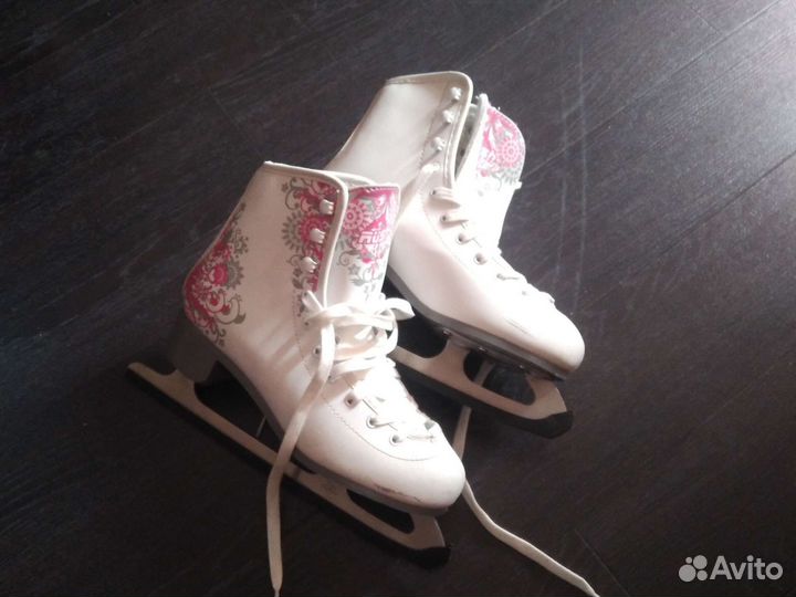 Коньки фигурные 39-40 размер
