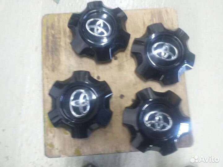 Колпачки на литые диски toyota