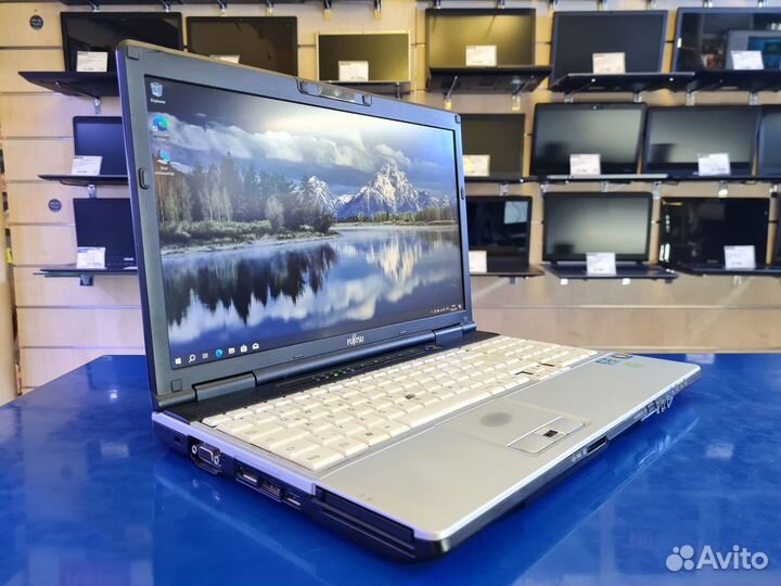 Ноутбук Fujitsu 15.6 Intel i7 офис 1с учеба