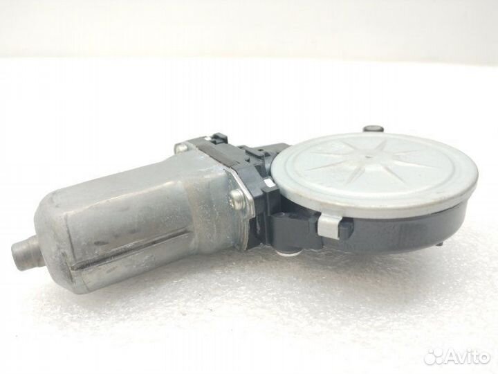 Моторчик стеклоподъемника передний левый