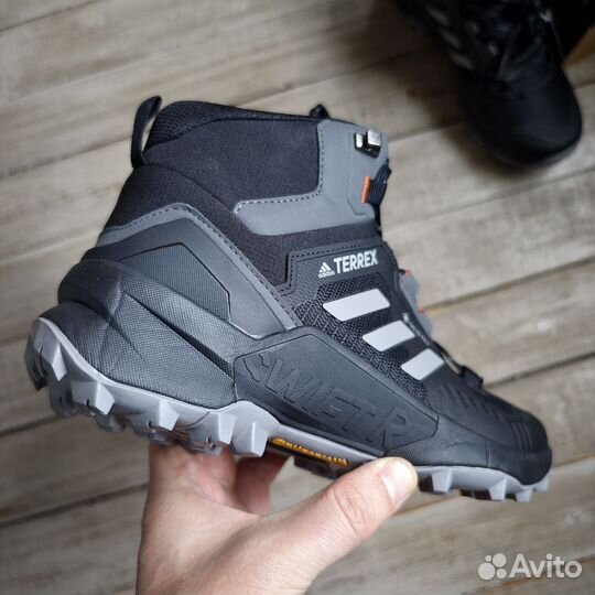 Зимние кроссовки Adidas Terrex Swift 3 GTX