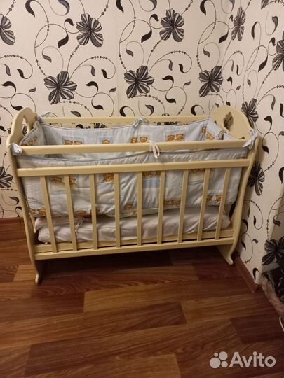 Продам детскую кроватку в хорошем состоянии