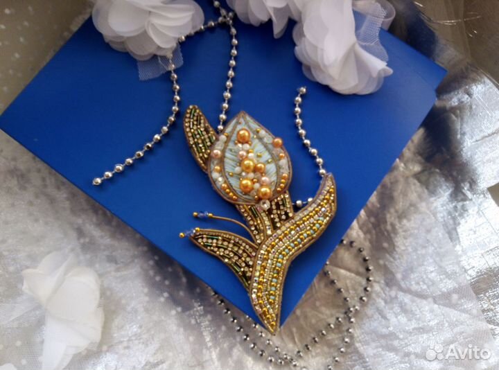 Брошка тюльпан