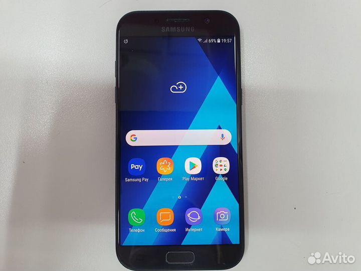 Смартфон Samsung Galaxy A5 2017г 3/32гб