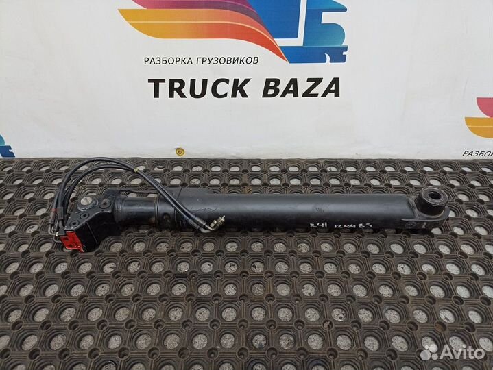 Цилиндр подъема кабины левый Renault T