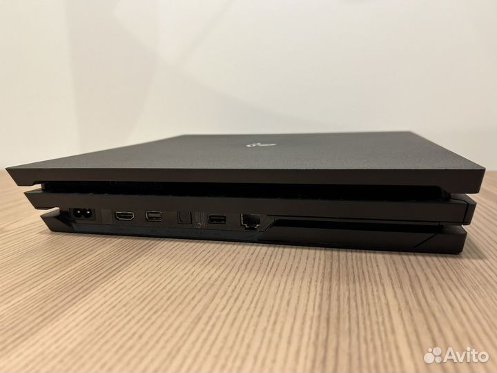 Sony playstation 4 pro 1tb