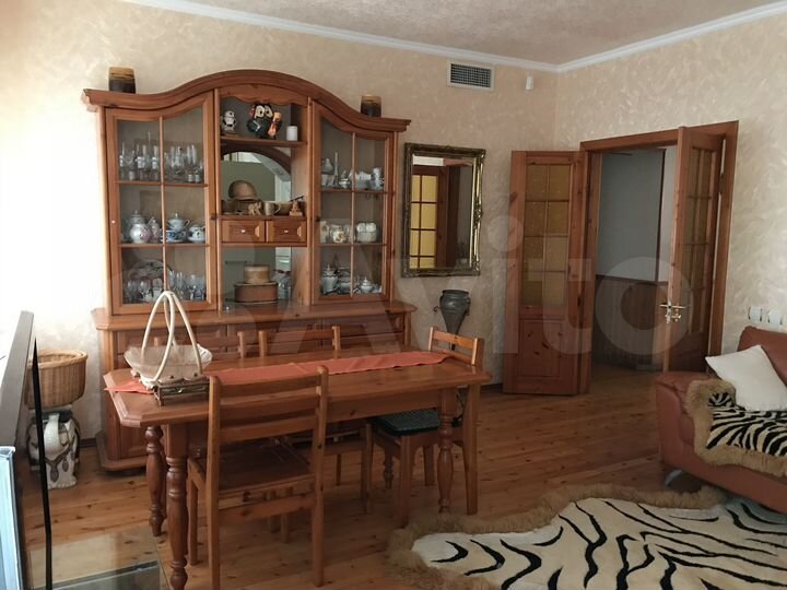 Дом 257 м² на участке 8,3 сот.