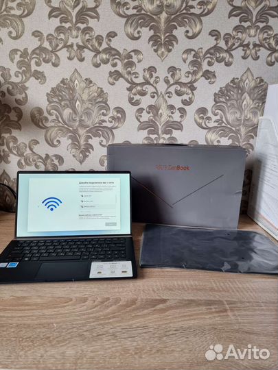 Asus zenbook 13.3 UX333F i5