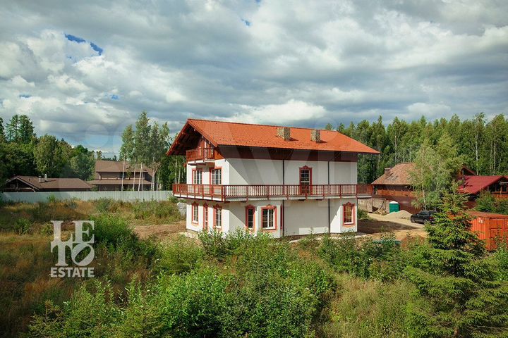 Дом 330 м² на участке 10 сот.