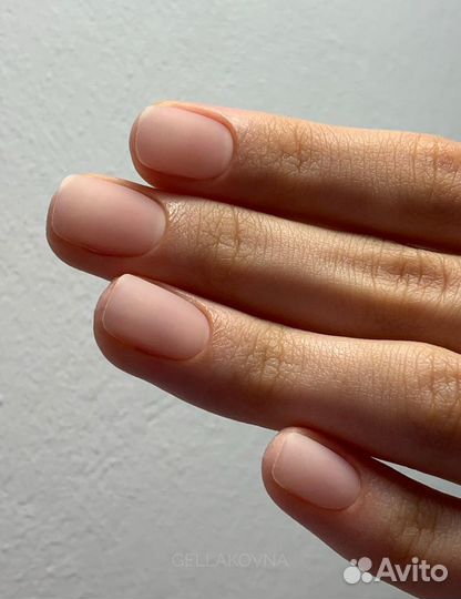 Маникюр и педикюр