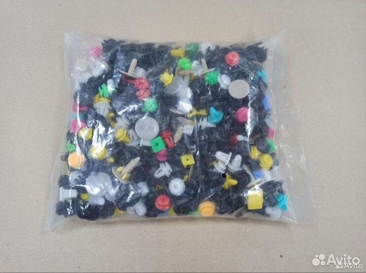 Клипсы для автомобиля