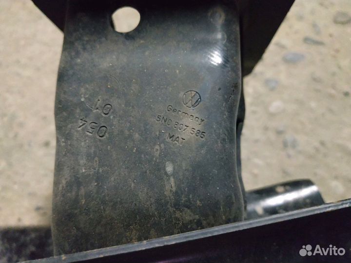 Усилитель заднего бампера Тигуан