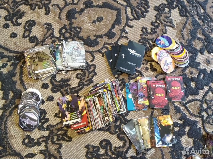 Комиксы.панини и журналы для наклеек.карточки