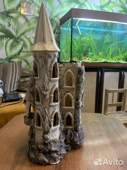 Замок для аквариума