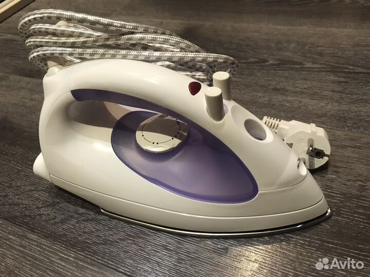 Утюг elenberg SI-3002