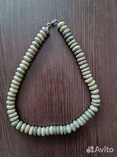 Бусы из змеевика