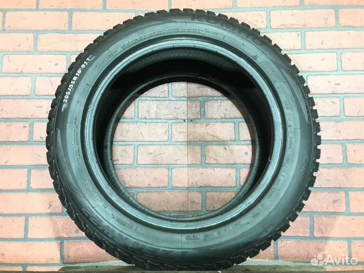 Kumho I'Zen KW22 205/55 R16