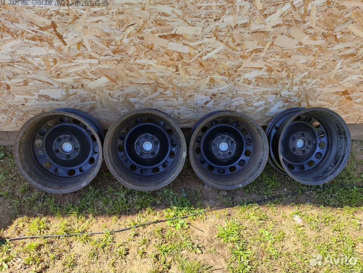 Диски штампы Volkswagen Passat Skoda Octavia R16