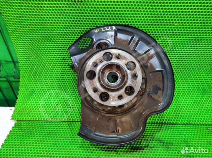 Цапфа (кулак) задняя правая Mercedes-Benz S W221