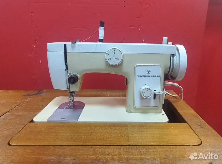Машина швейная Чайка 132М