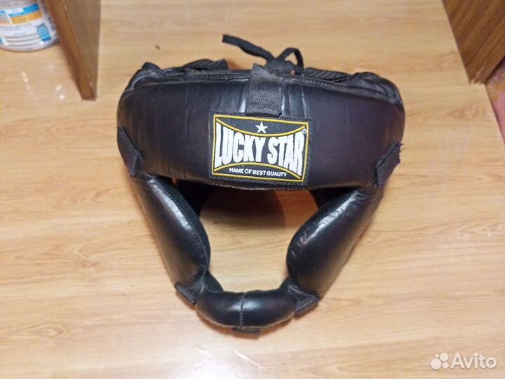 Спортивный инвентарь /Боксерские перчатки/ Шлем