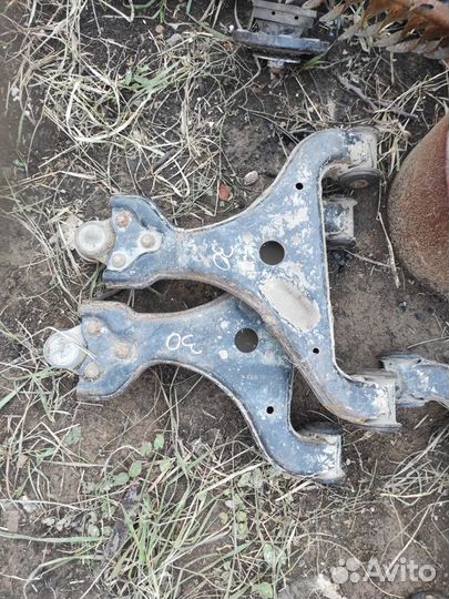 Рычаг передний на мерседес бенц вито 639