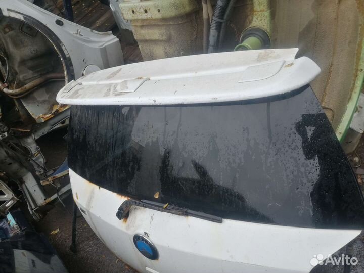 Стекло крышки багажника на geely mk cross