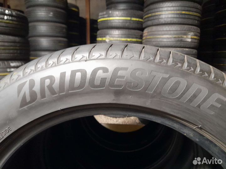 Bridgestone Alenza 001 235/55 R20 102V