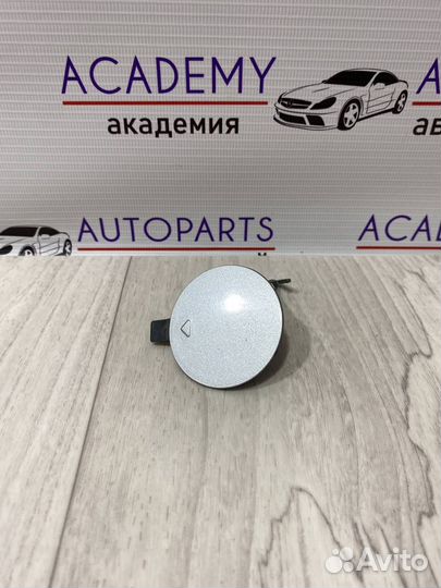 Заглушка буксировочного крюка Kia Rio 3 QB 15-17