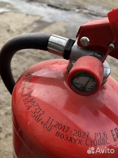 Огнетушитель порошковый новый