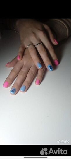 Модель на маникюр