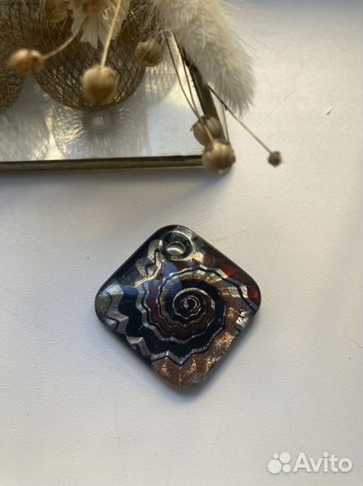 Кулон из муранского стекла