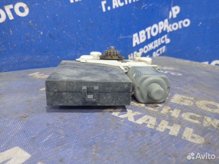 Моторчик стеклоподъемника Ford Focus 2 седан 2004