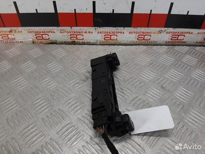 Кнопка обогрева сидений Mercedes-Benz E-Класс