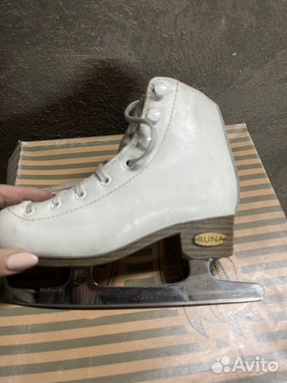 Коньки профессиональные