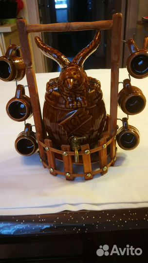 Керамический бочонок с кружками для коньяка, вина