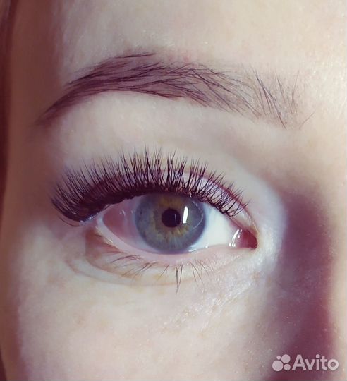 Наращивание ресниц, оформление бровей